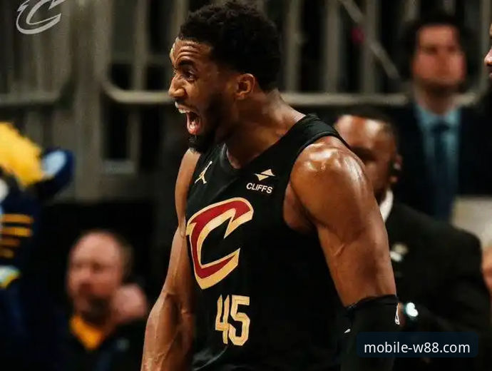 米切尔42分引领骑士险胜魔术：一场移动端的巅峰对决详解